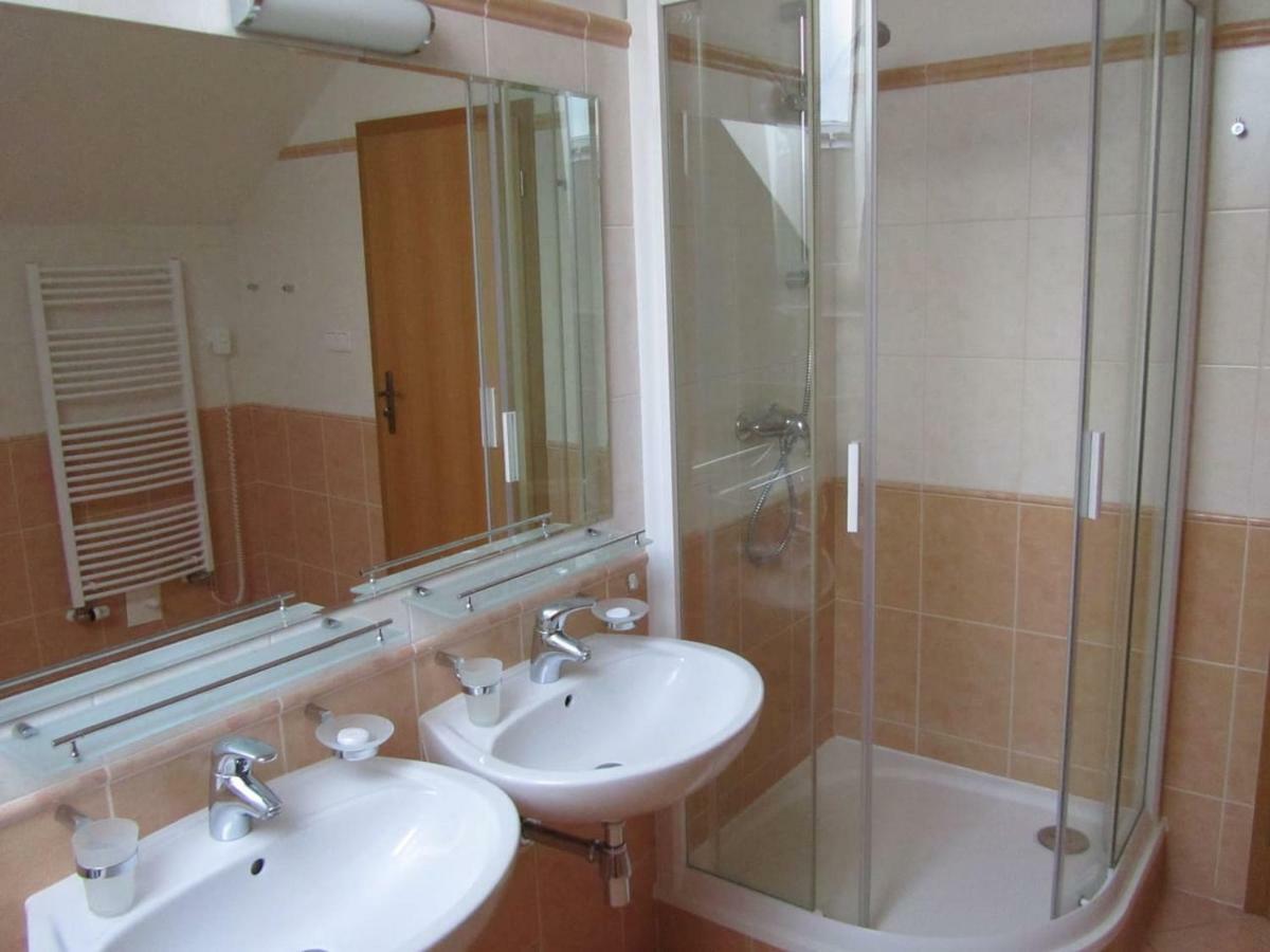 Obora 827 Nova Bystrice Villa Dış mekan fotoğraf